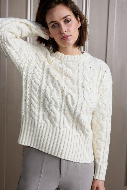 YAYA_Flower_Cable_sweater_with_rib